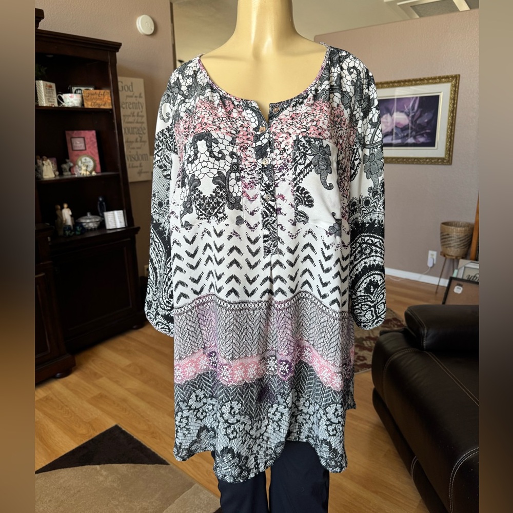 Roz & Ali black, pink & white floral 3/4 sleeves tunic-size XXL